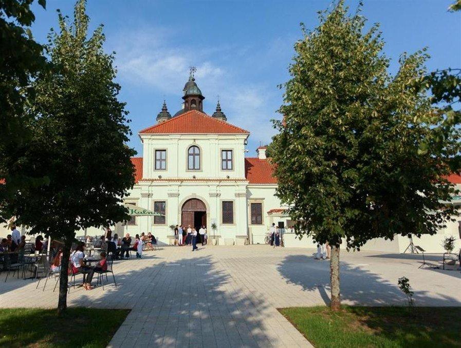 Отель Monte Pacis Каунас Экстерьер фото